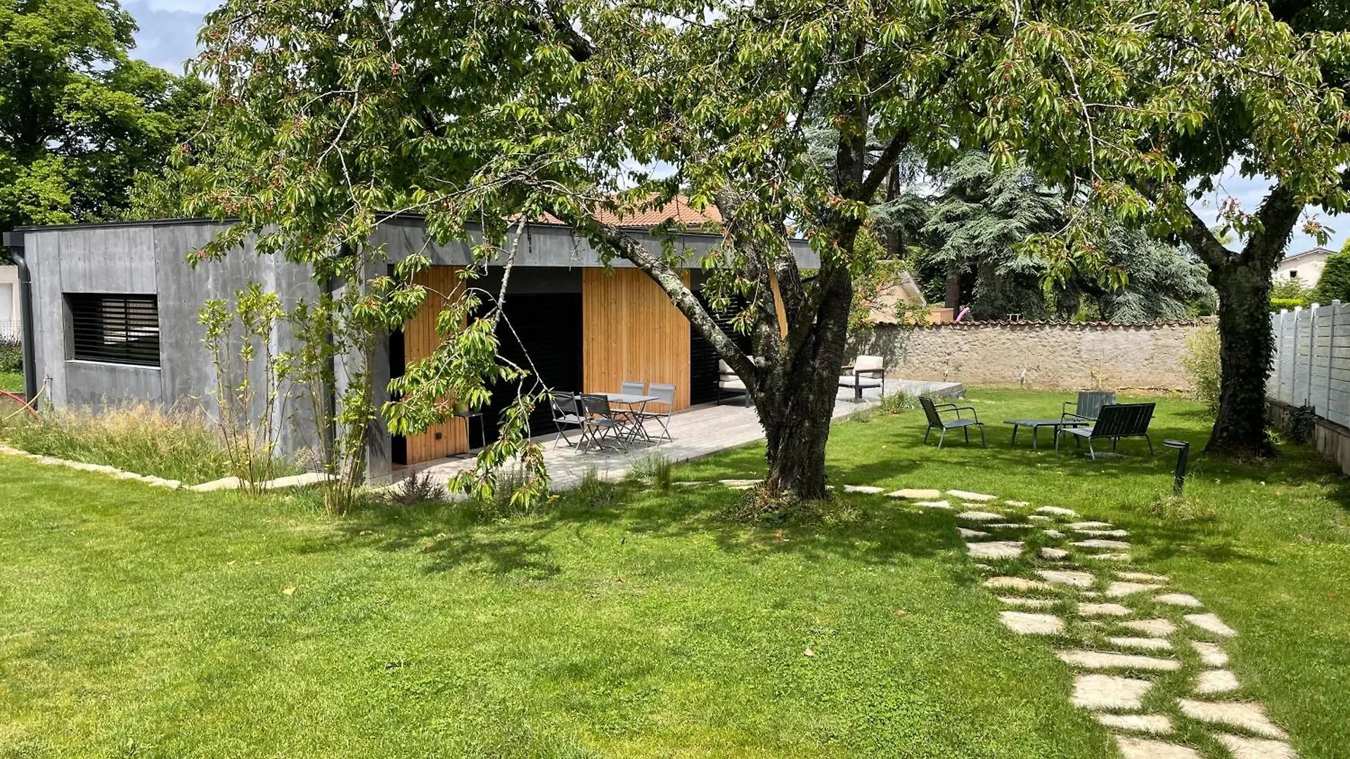 La Maison Des Monts D'Or Saint-Germain-au-Mont-dʼOr 0*,  Francie